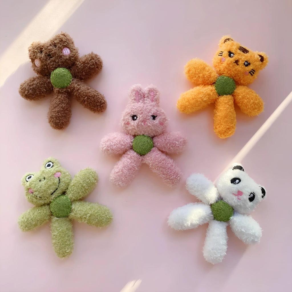 Edible catnip ball chewing toy for kittens in animal designs with cat grass filling