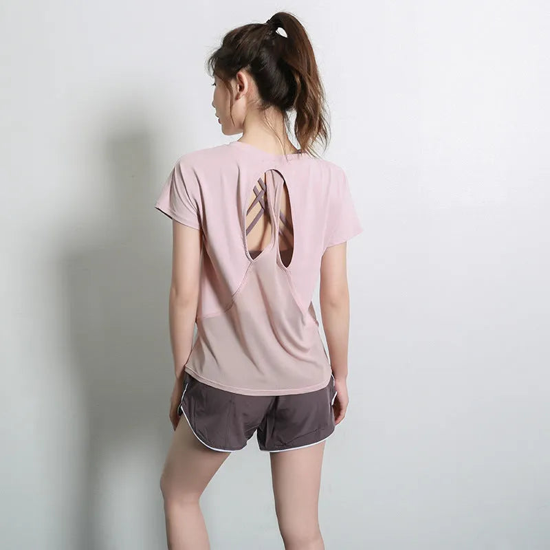 Women's short sleeve polyester yoga t-shirt in sportswear colours for fitness activities