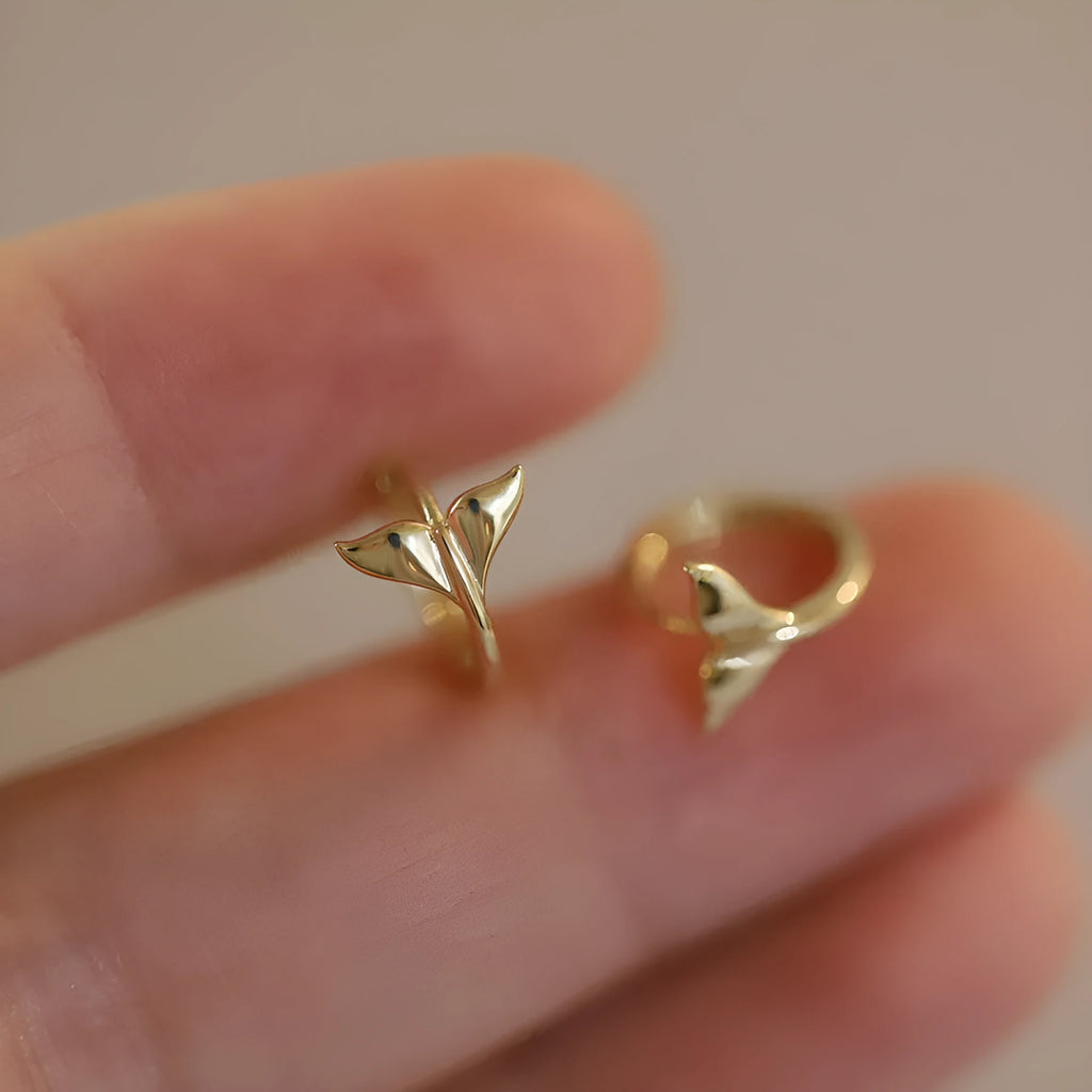 S925 sterling silver fishtail earrings with 14k golden plating, 8mm inner diameter