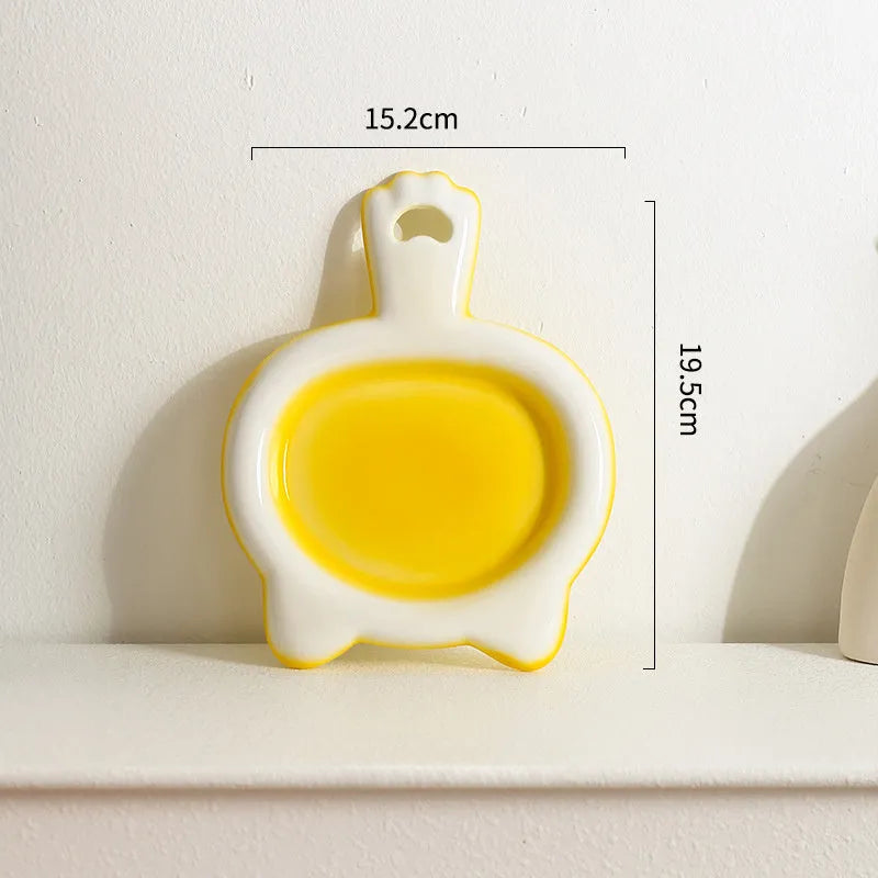 Ceramic cat bowl in shallow mouth design with a smooth glaze finish