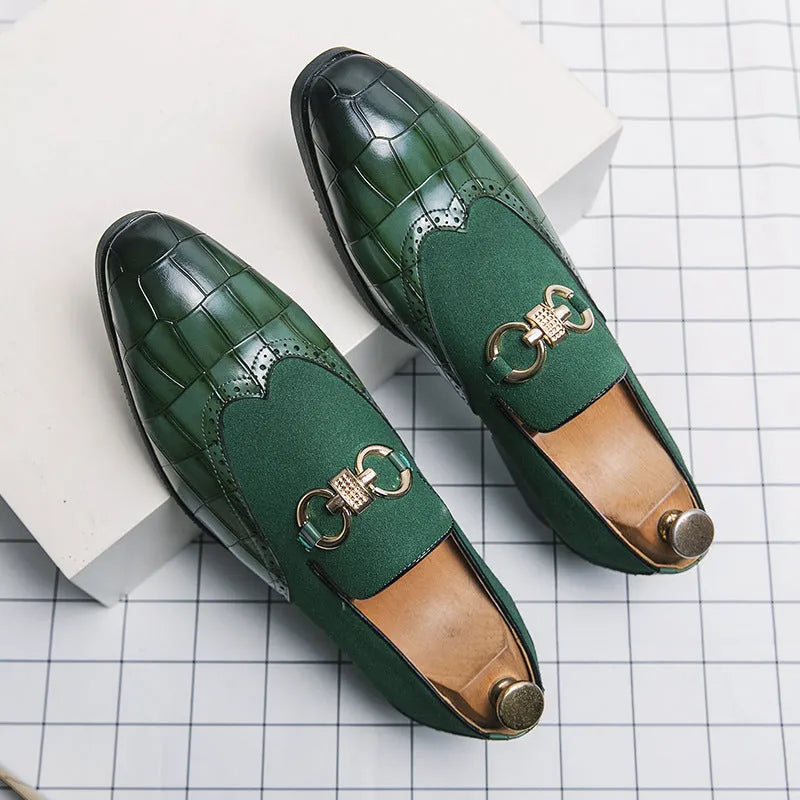 Men's black and green pointed toe casual business shoes with a low-top PU upper and rubber sole.