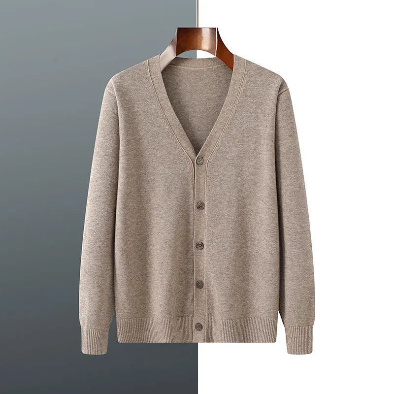 Men's Andy velvet cardigan coat in V-neck design with loose fit and long sleeves