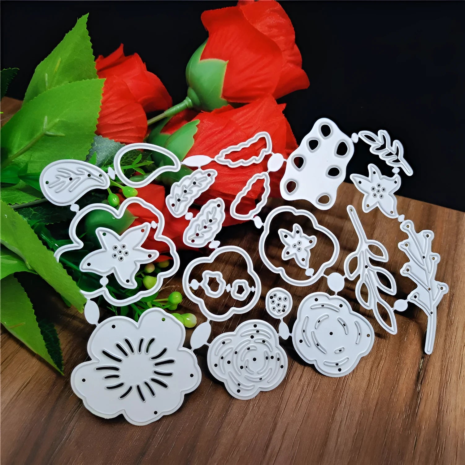 Silver flower-shaped carbon steel paper cutting die for plant-themed crafts