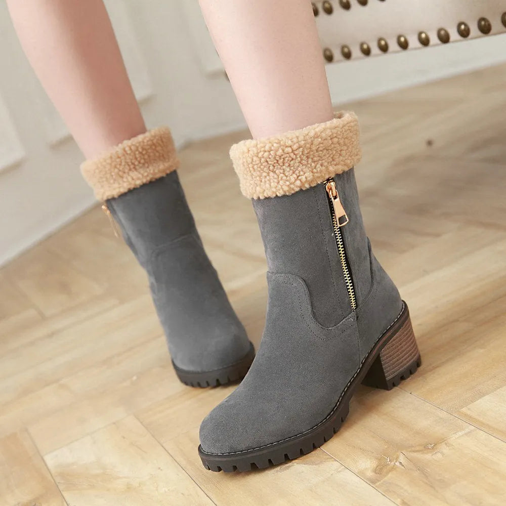 Women's snow boots with rubber insole and plush lining in winter colours