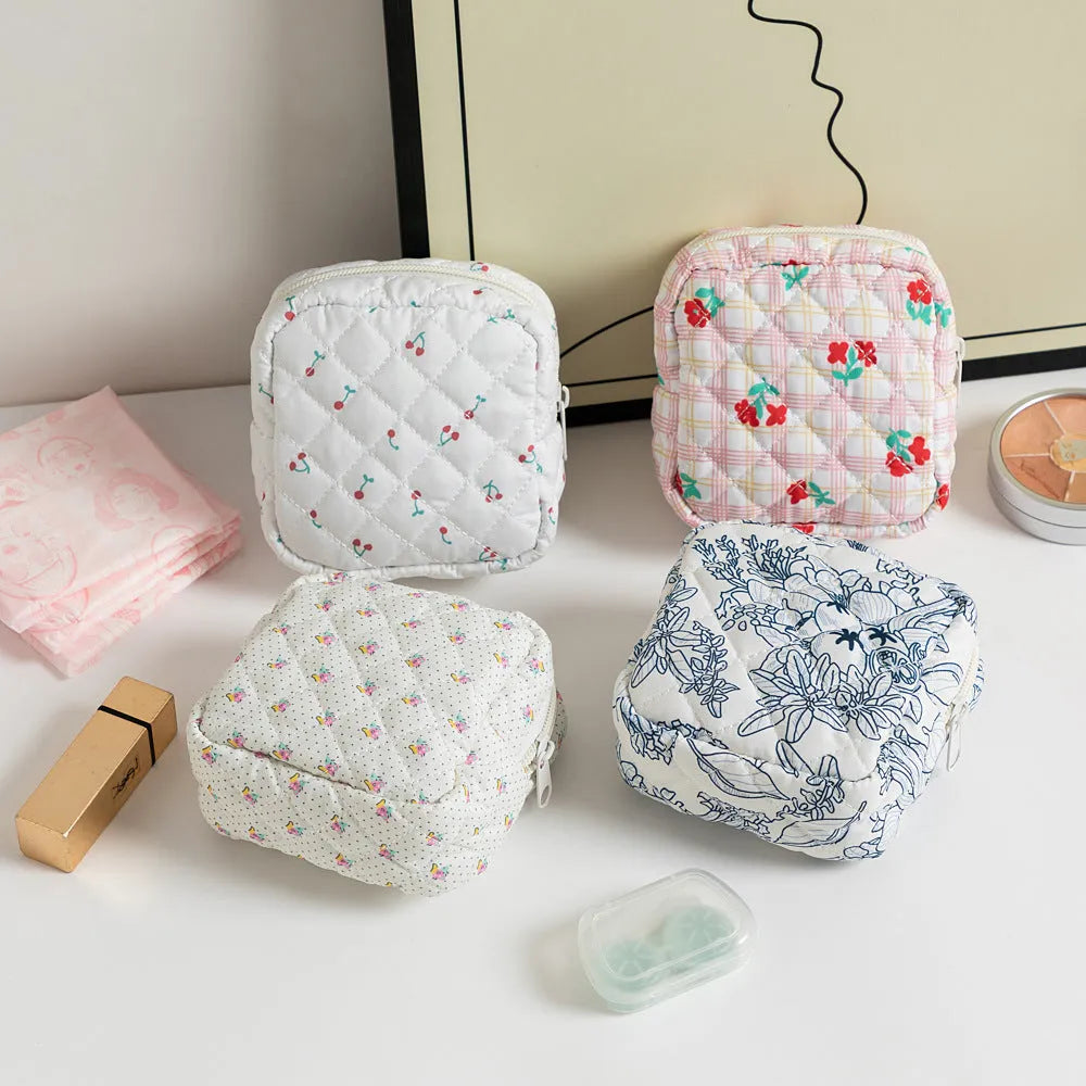 Women's floral print key storage bag in lightweight polyester with zip closure