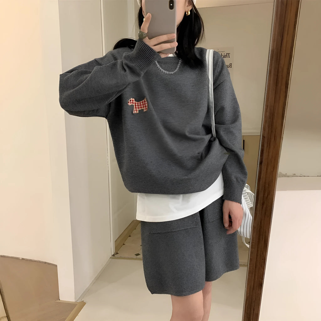 Women's knitted sweater and shorts set with animal embroidery in imitation cashmere fabric