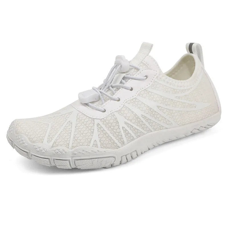 Breathable non-slip sports running shoes in casual low-top design with lace-up front