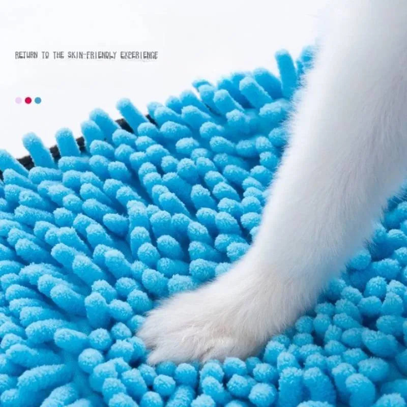 Blue quick-dry pet bath towel measuring 62 by 23 centimetres for drying dogs and cats