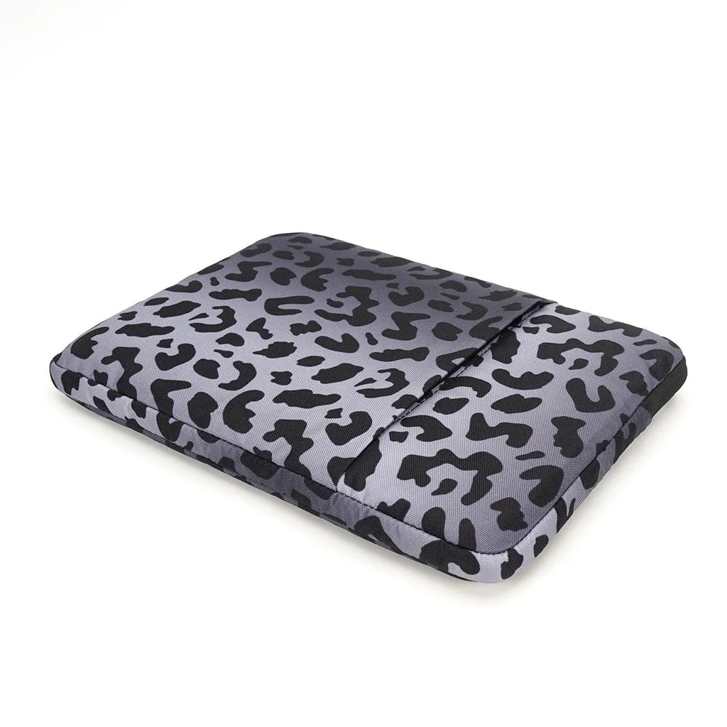 Leopard print laptop sleeve with anti-shock flannel lining for 13-inch and 14-inch devices