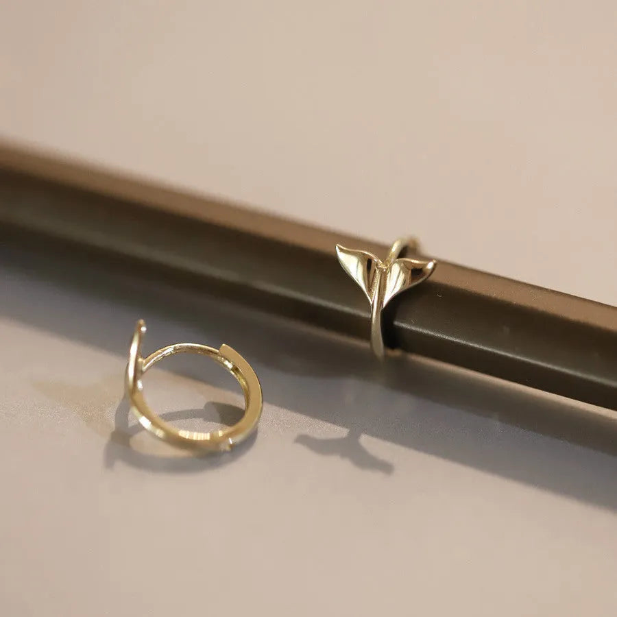 S925 sterling silver fishtail earrings with 14k golden plating, 8mm inner diameter