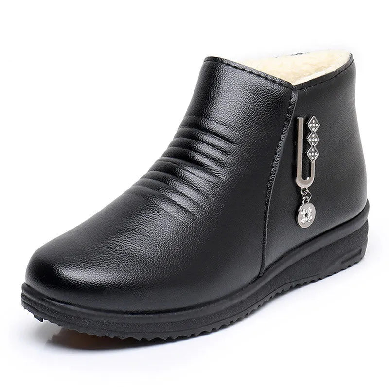 Winter cotton shoes for elderly with soft sole and flat heel, solid colour design