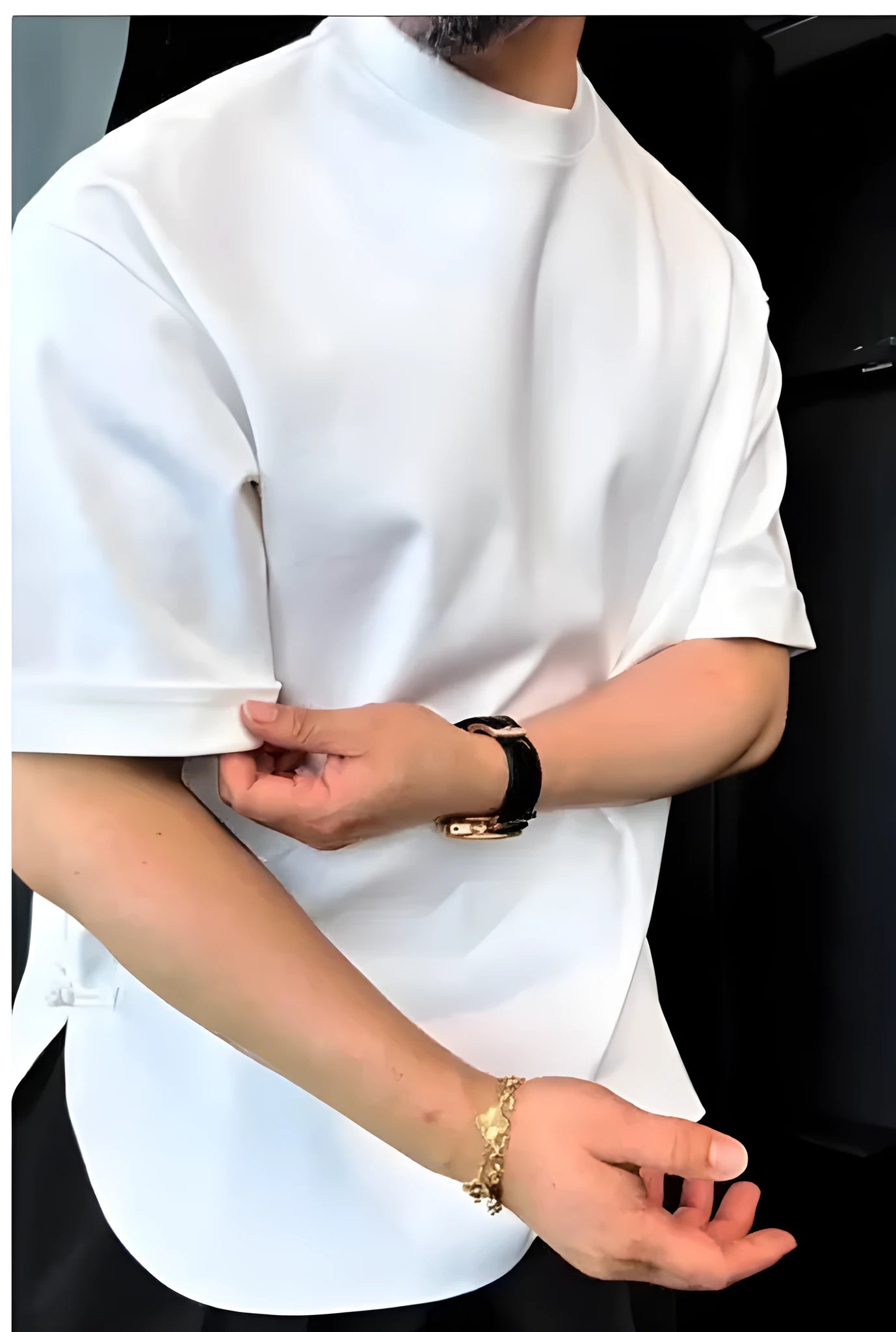 White men's buttoned T-shirt with round hemline and two-button placket