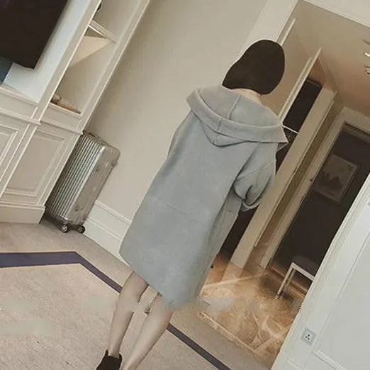 Plus size women's thin cotton coat in loose fit with lace detailing for spring and autumn wear