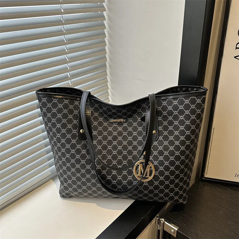 Western style PU leather shoulder bag with sewing thread detail and polyester lining.