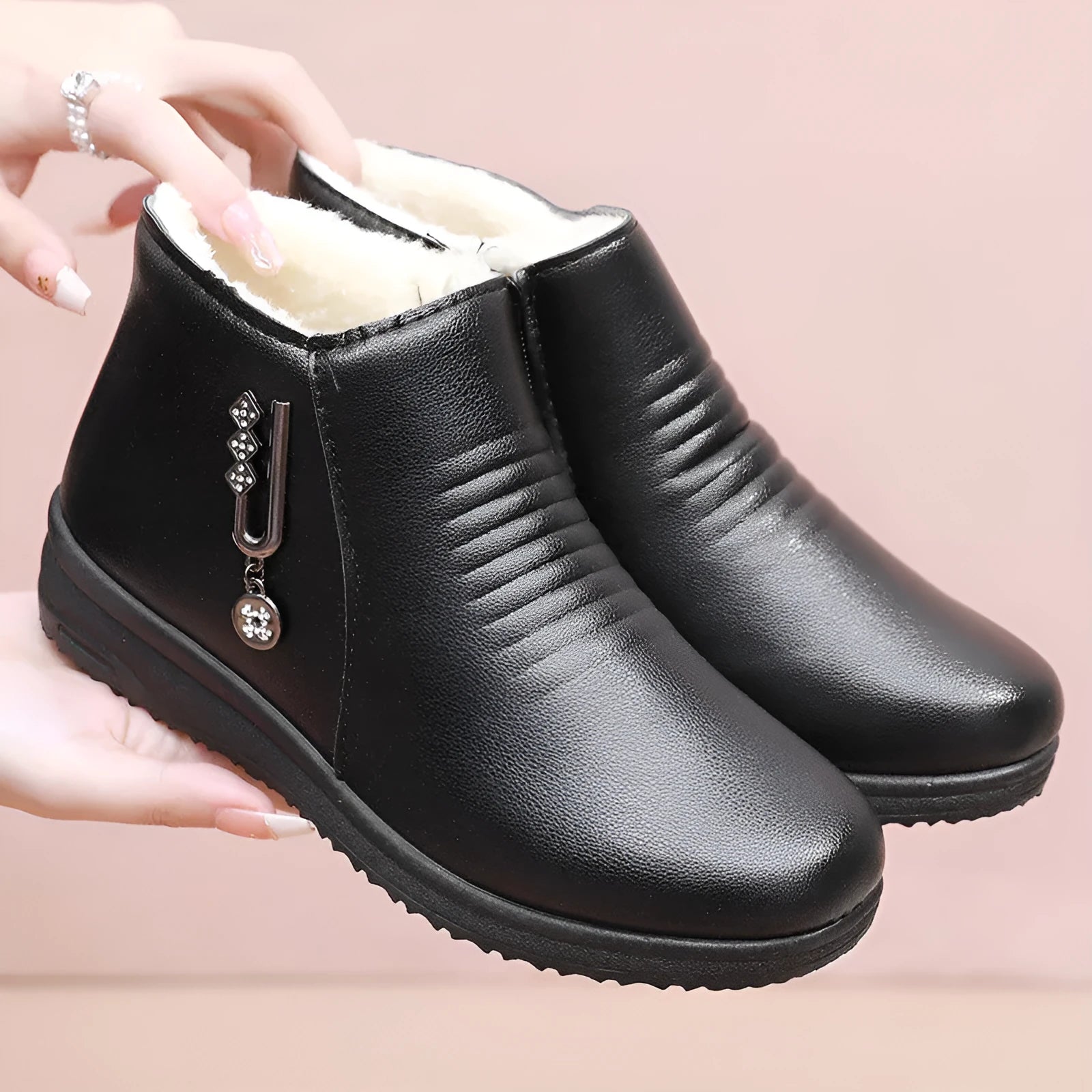 Winter cotton shoes for elderly with soft sole and flat heel, solid colour design