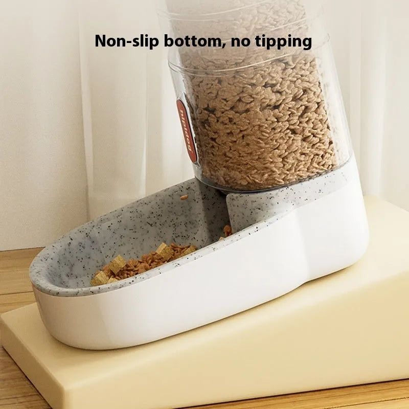 Automatic pet drinker with 3.8L capacity in multiple colour options for dogs and cats