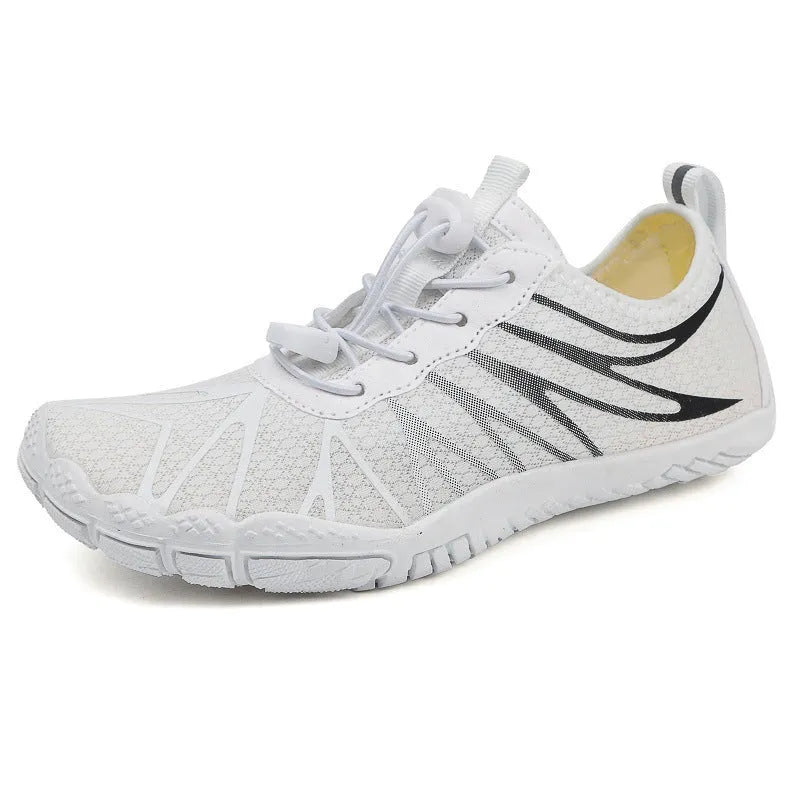 Breathable non-slip sports running shoes in casual low-top design with lace-up front