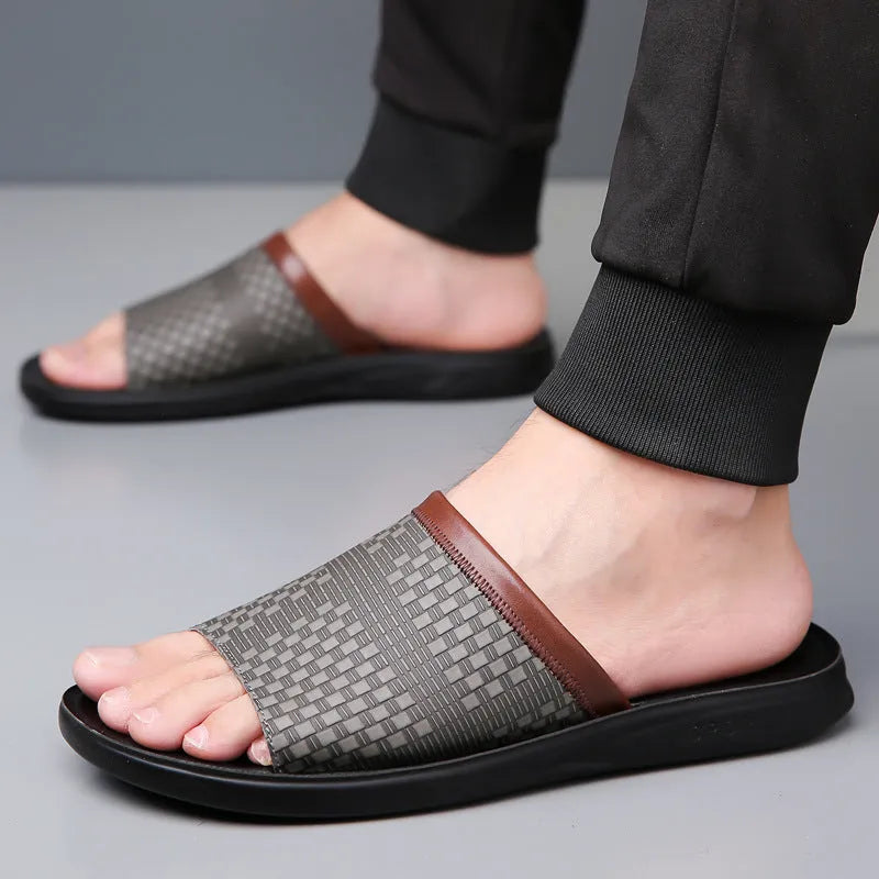 Men's simplicity fashionable all-match breathable slippers in black with PU leather upper, flat heel, and round toe