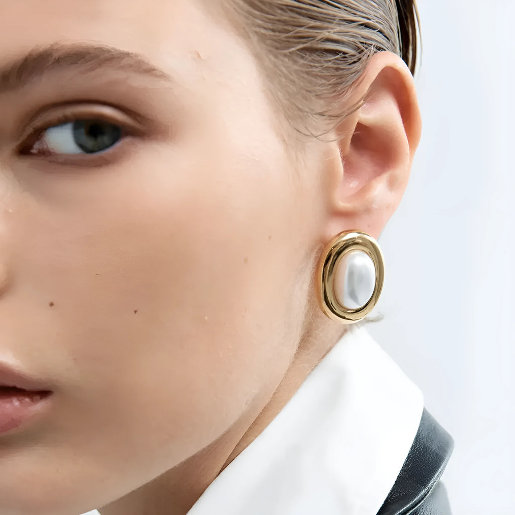 Stainless steel vintage pearl stud earrings for women with electroplated fade-resistant finish