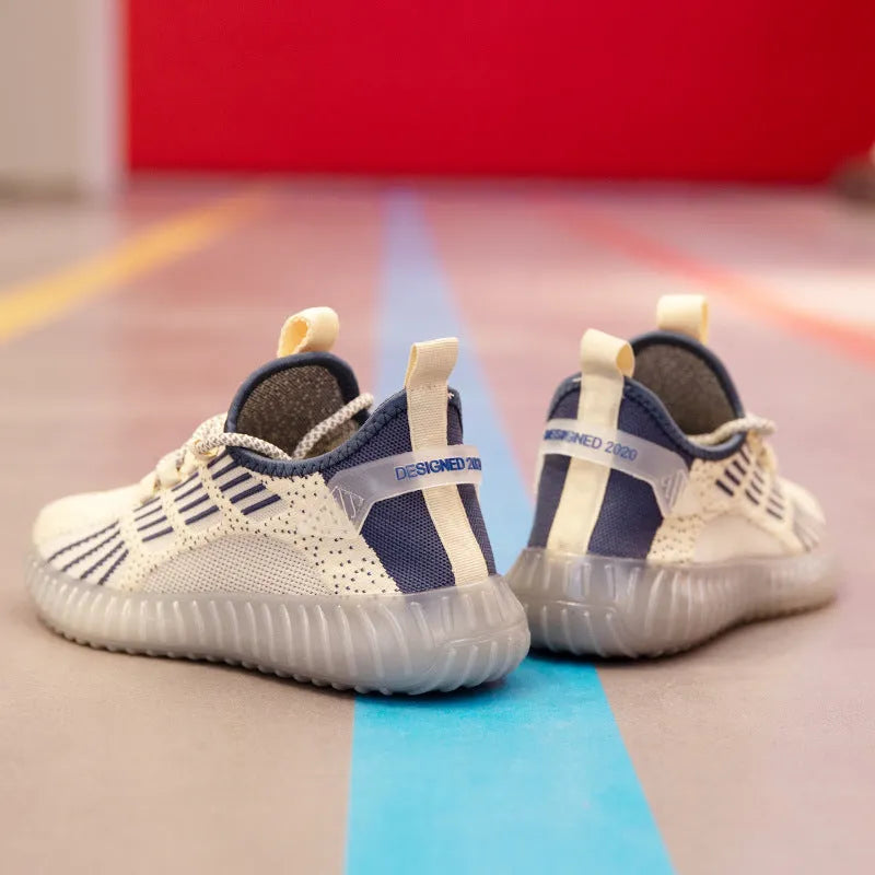 Men's white breathable flying fabric sports sneakers with a low-top and platform heel.