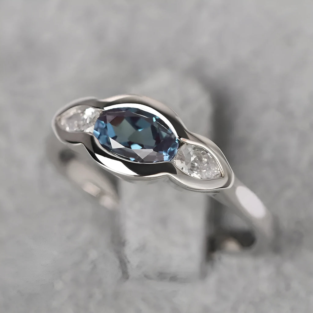 Women's geometric ellipse ring with zircon inlaid detailing in white gold colour