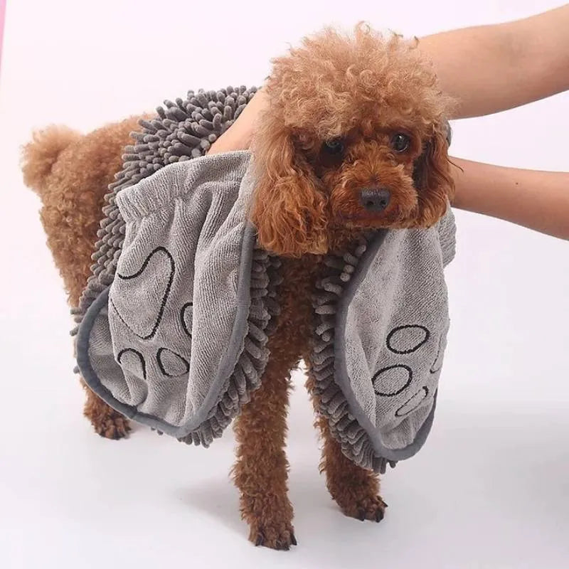 Blue quick-dry pet bath towel measuring 62 by 23 centimetres for drying dogs and cats