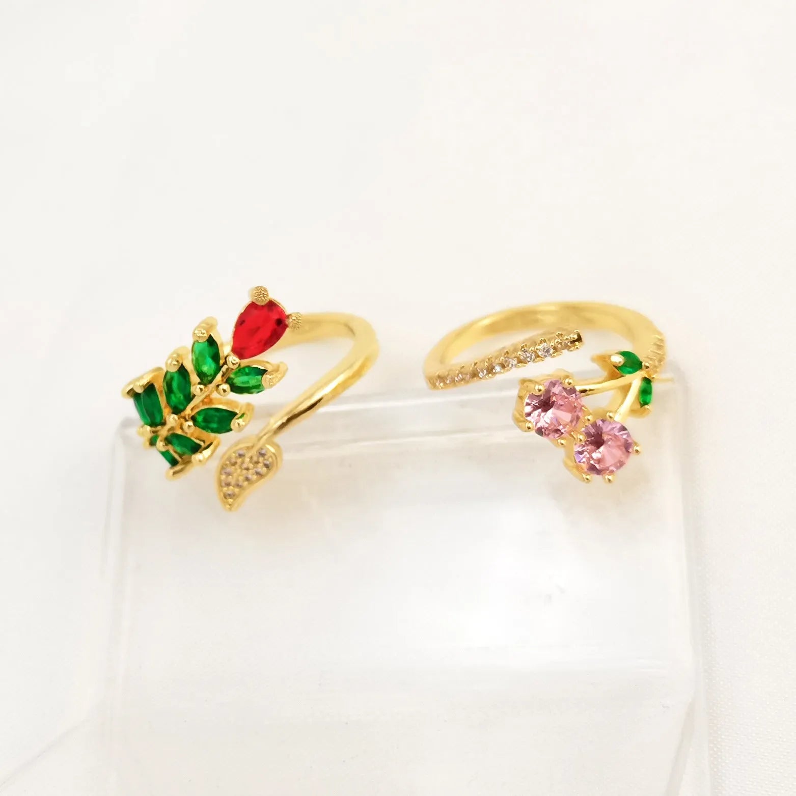 Copper geometric open ring with gold-plated zircon leaf design for women