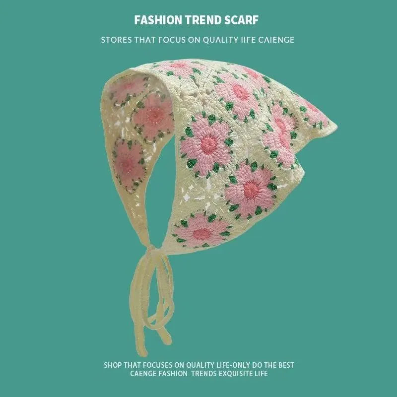 Women's cotton triangle headscarf with floral pattern in French retro style