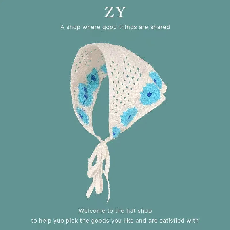 Women's cotton triangle headscarf with floral pattern in French retro style