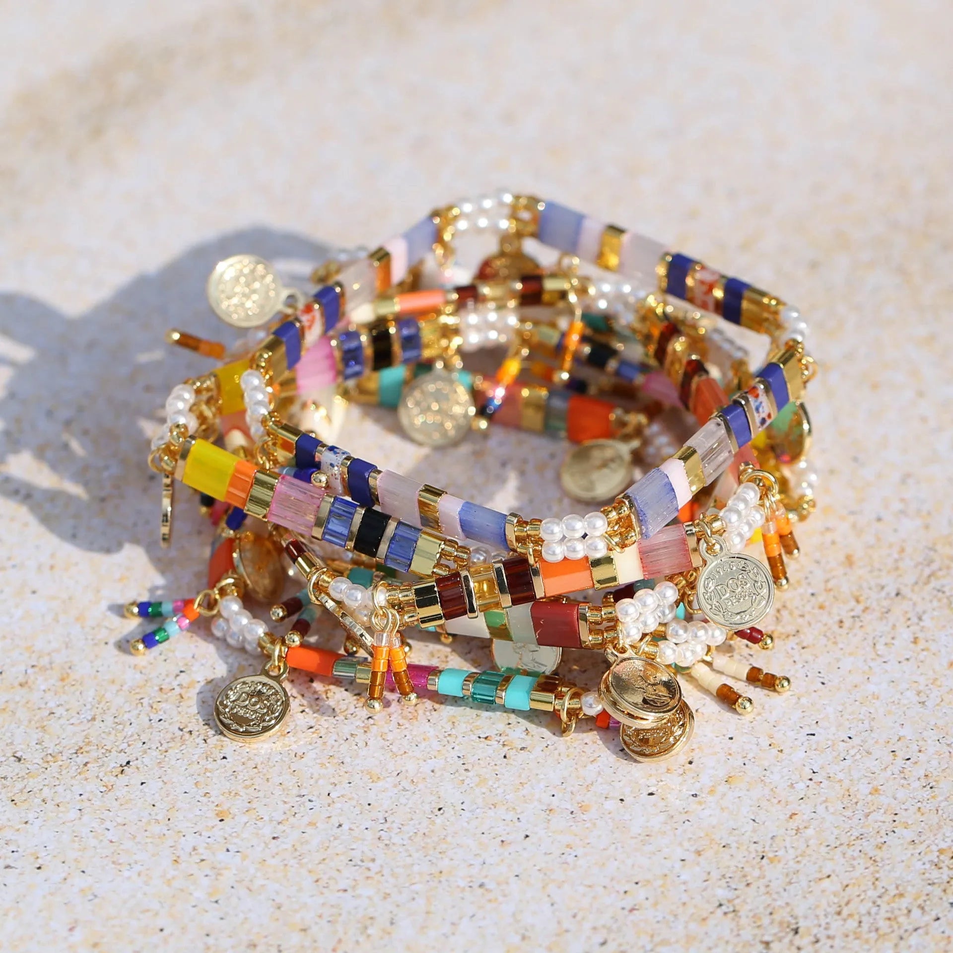 Women's handmade imitation pearl bracelet in pearl lifting colours with original European American design