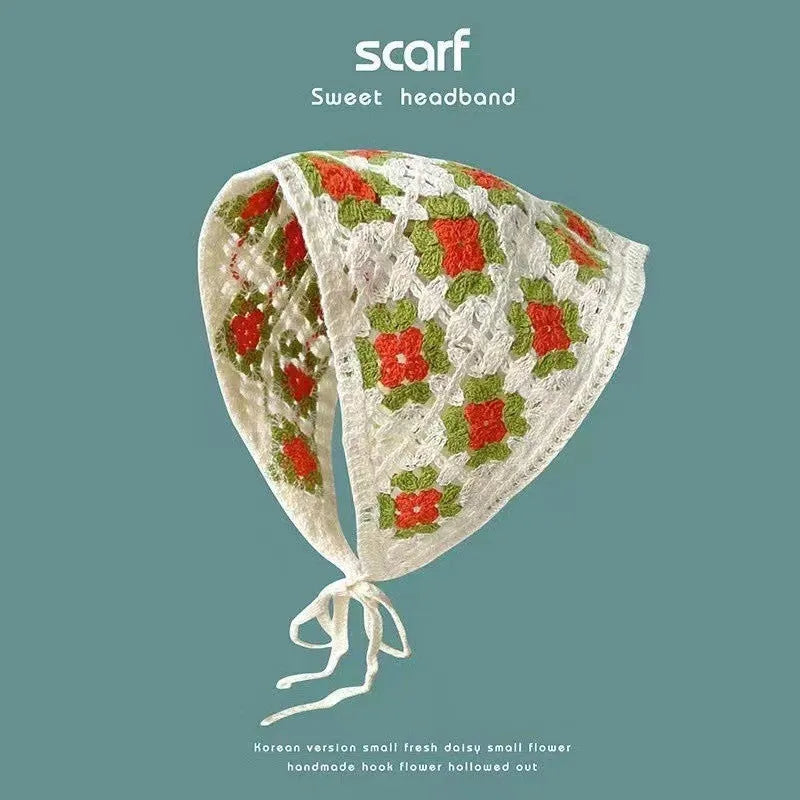 Women's cotton triangle headscarf with floral pattern in French retro style