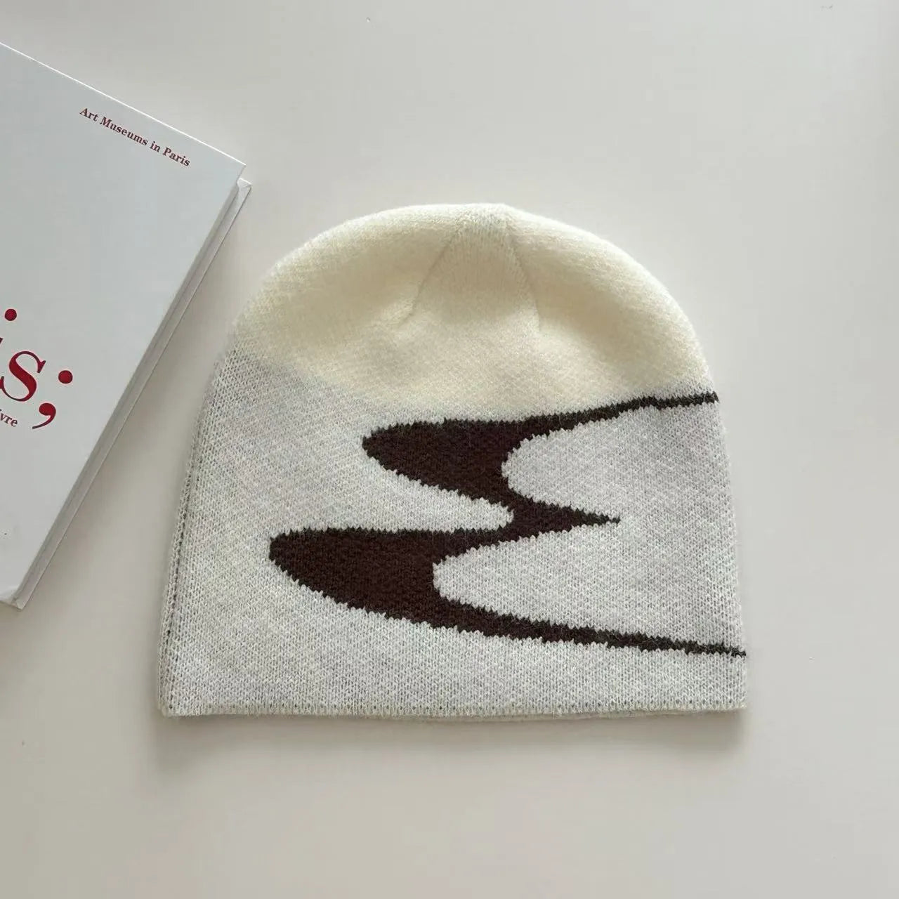 Thermal knitting beanie hat in acrylic fabric showing M size 56-58cm measurement