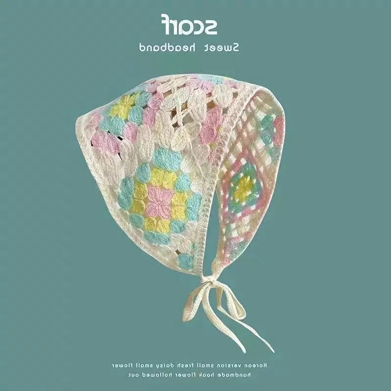 Women's cotton triangle headscarf with floral pattern in French retro style