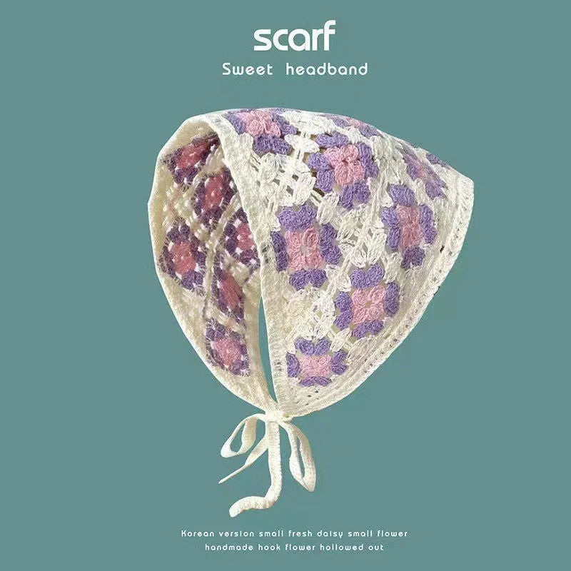Women's cotton triangle headscarf with floral pattern in French retro style
