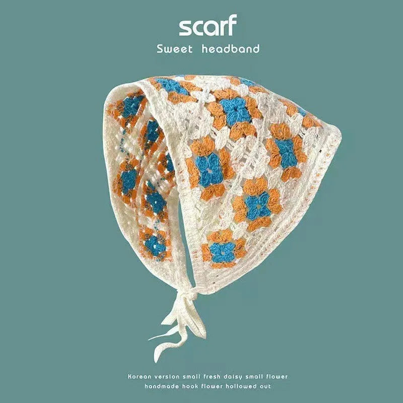 Women's cotton triangle headscarf with floral pattern in French retro style