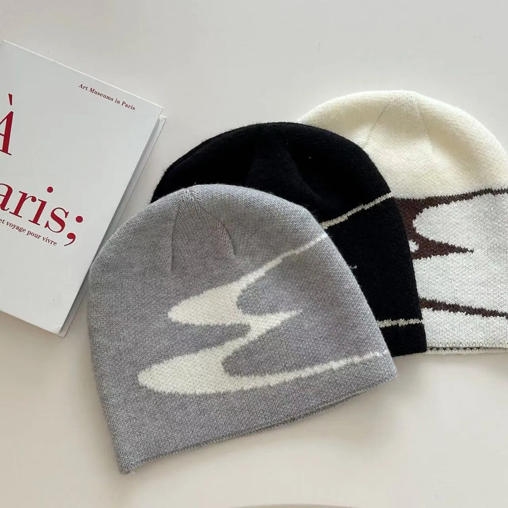 Thermal knitting beanie hat in acrylic fabric showing M size 56-58cm measurement