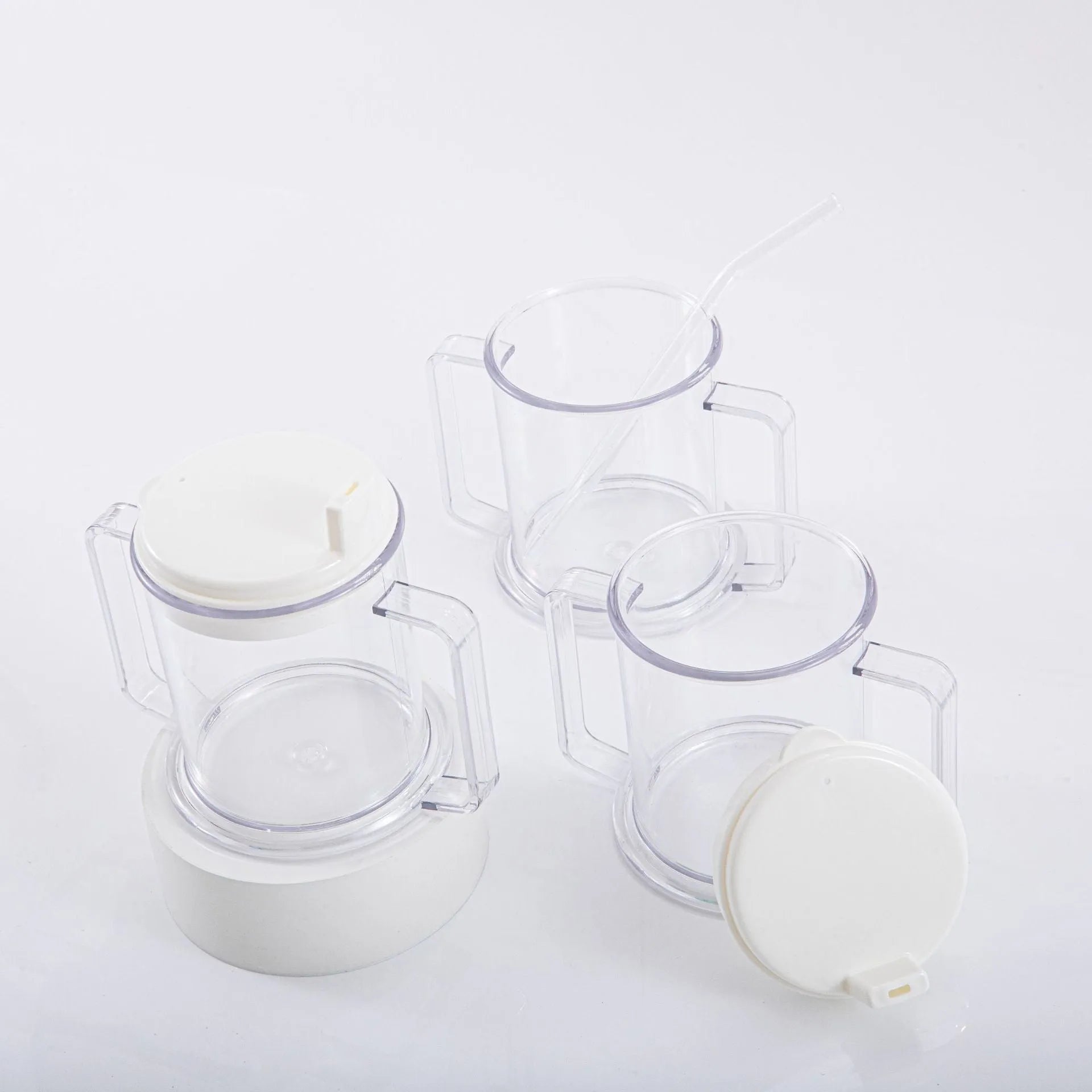 Transparent polypropylene spill-proof drinking cup with modern design.