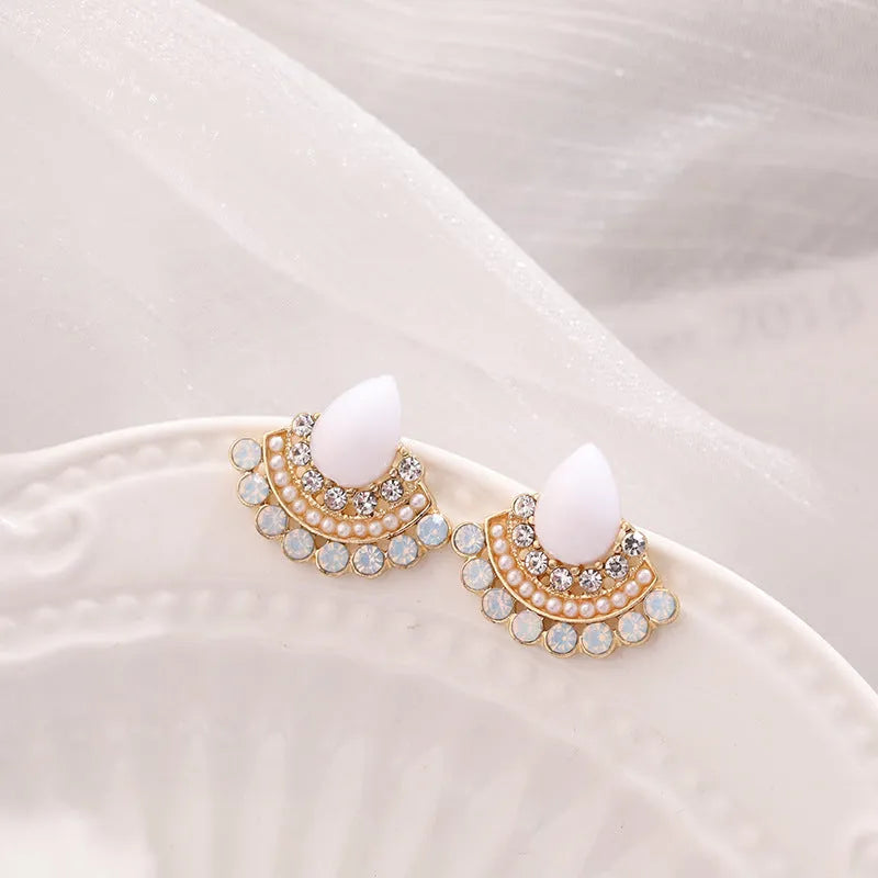 Silver retro fan-shaped earrings with rhinestone and opal geometric design