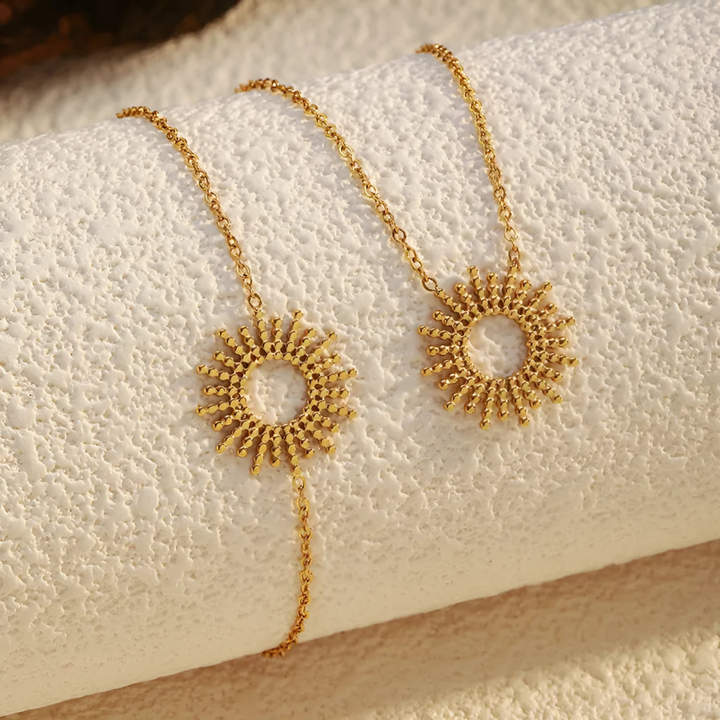 Sunflower Series gold necklace and bracelet set with geometric chain design