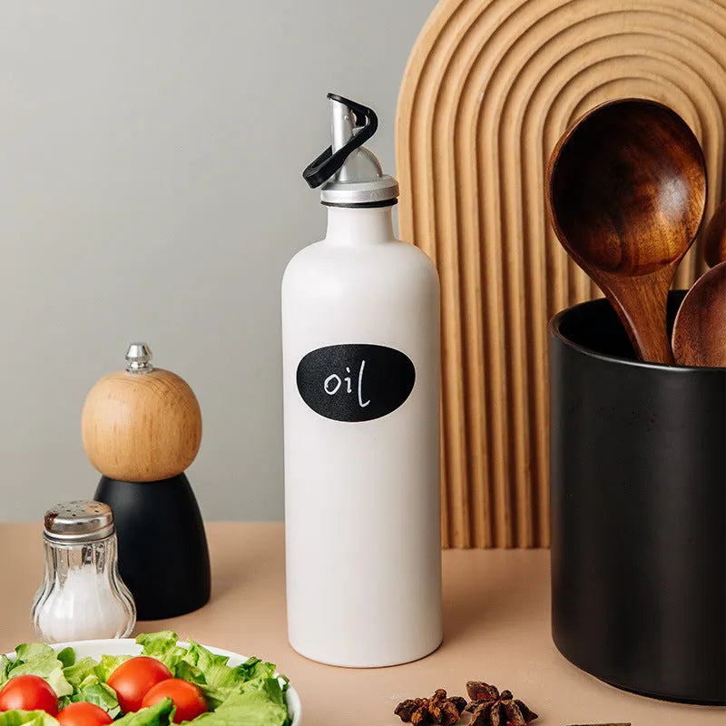 Ceramic oil pot with funnel available in black coffee and white colours with 650ml capacity