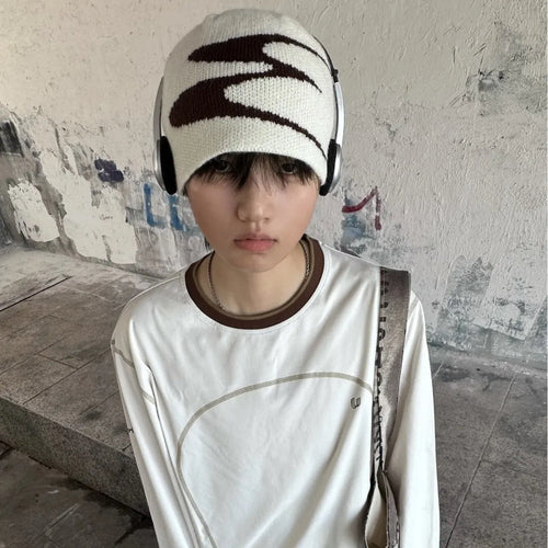 Thermal knitting beanie hat in acrylic fabric showing M size 56-58cm measurement