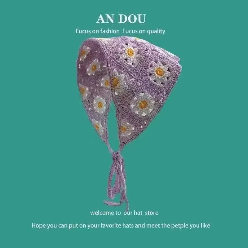 Women's cotton triangle headscarf with floral pattern in French retro style