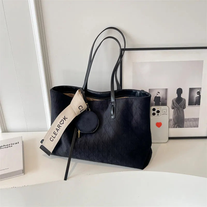 Women's large polyester tote bag with horizontal square shape and internal zipped compartment in four colour options