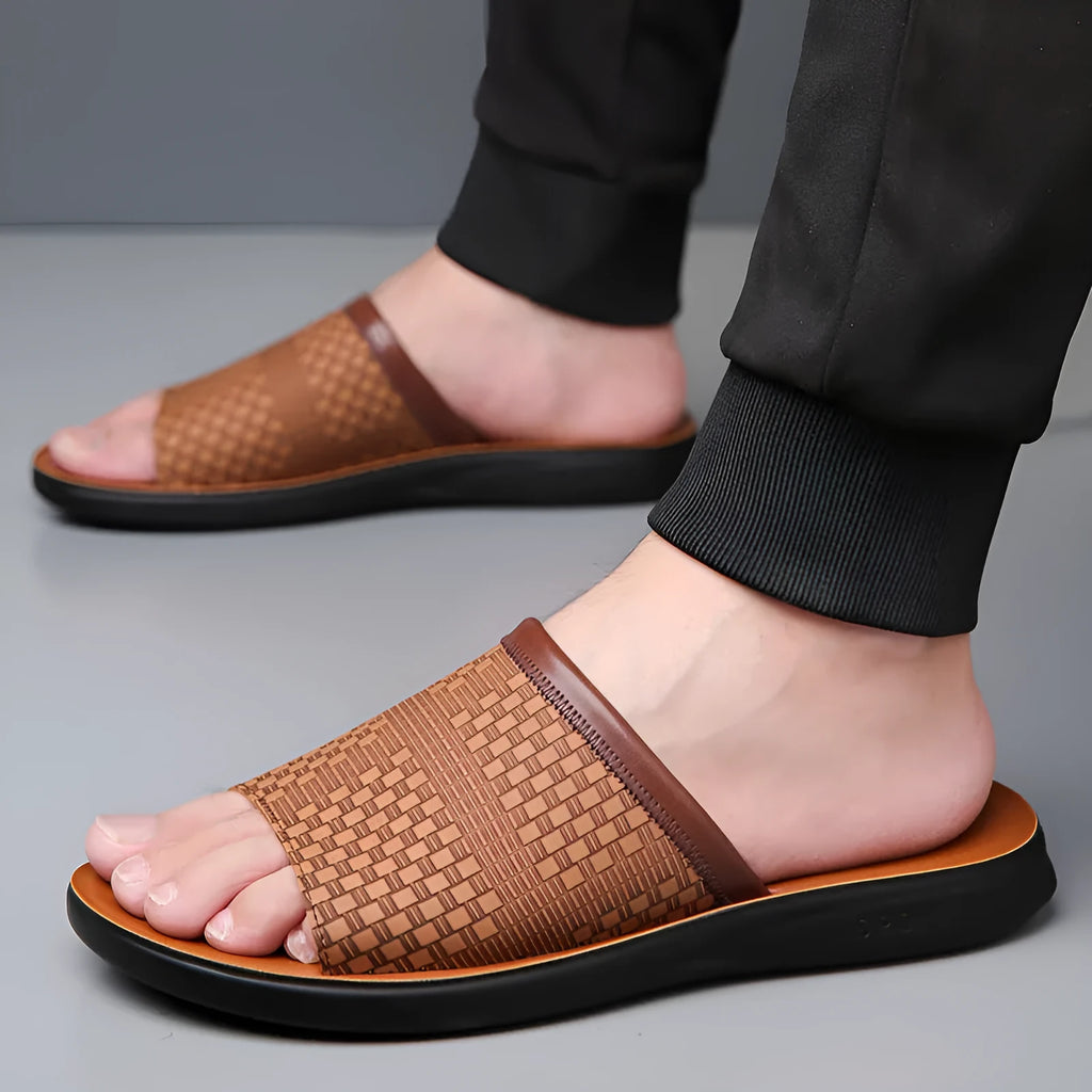 Men's simplicity fashionable all-match breathable slippers in black with PU leather upper, flat heel, and round toe