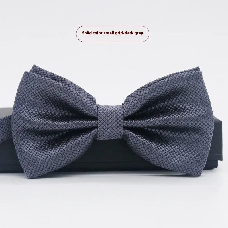 Men's flat head solid colour bow tie in polyester, showing 12cm by 6cm size on a background.