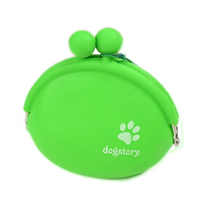 Silicone pet training treat pouch with hook-and-loop closure measuring 9 by 9.5 centimetres