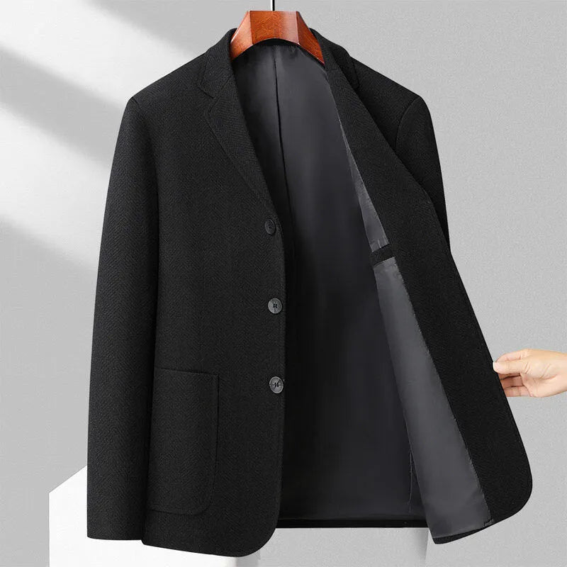Men's solid colour loose fit woolen coat in polyester for spring and autumn.