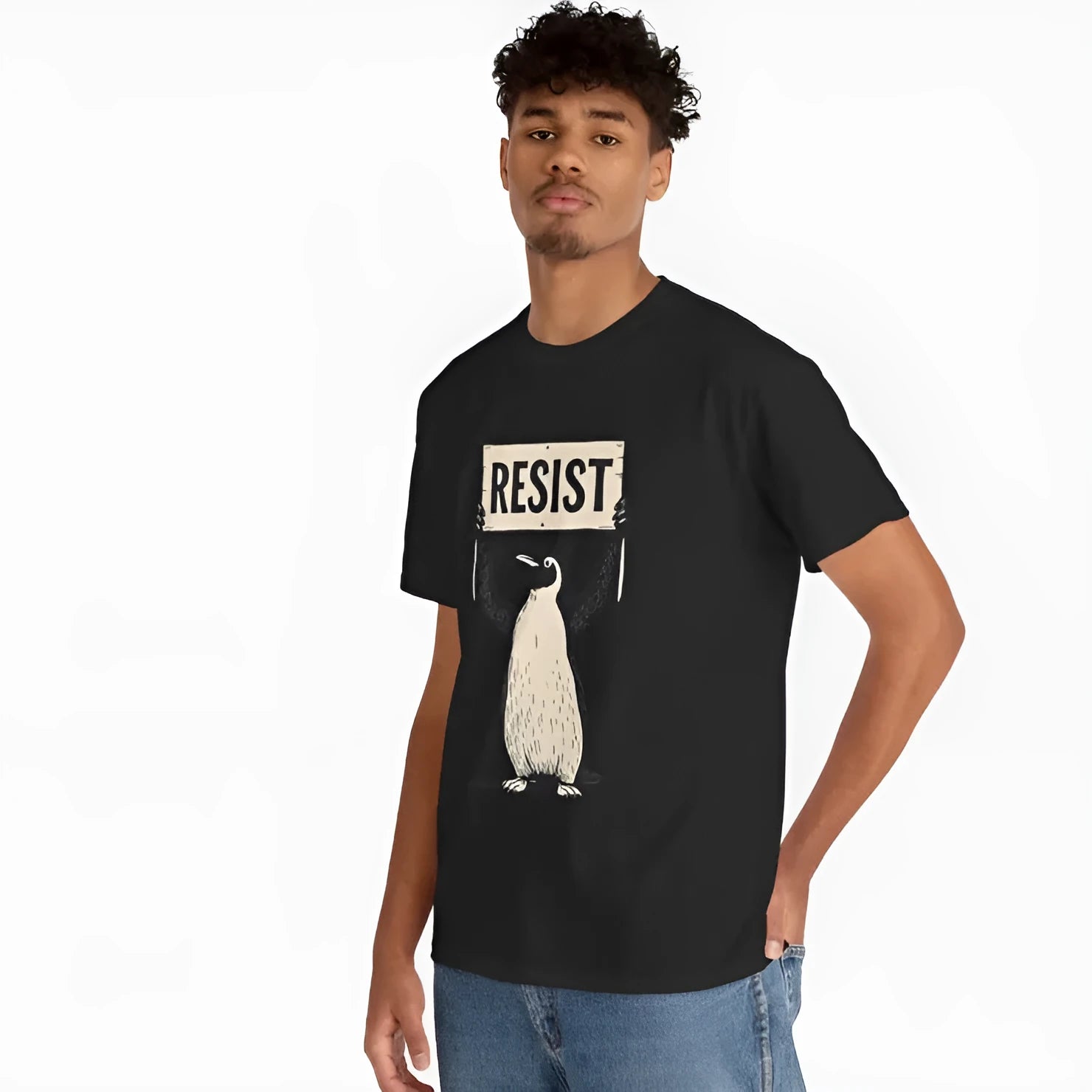 Straight cut cotton t-shirt with short sleeves and round neck in loose summer styling