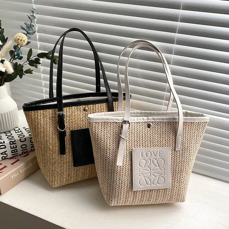 Straw woven women's shoulder bag in retro style with three-dimensional pocket