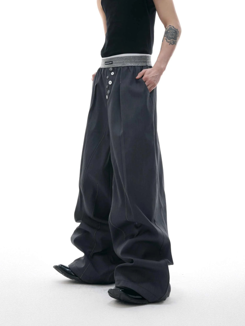 High-waist straight-leg casual trousers with button fly in black or grey
